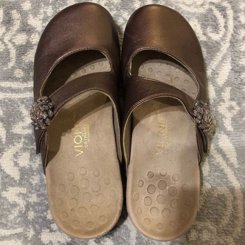 Vionic Orthaheel slip-on clogs size 8